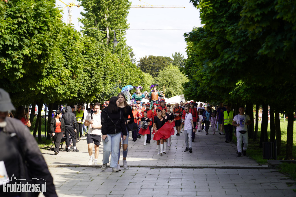 Jarmark Spichrzowy w Grudziądzu - przemarsz mieszkańców na Rynek