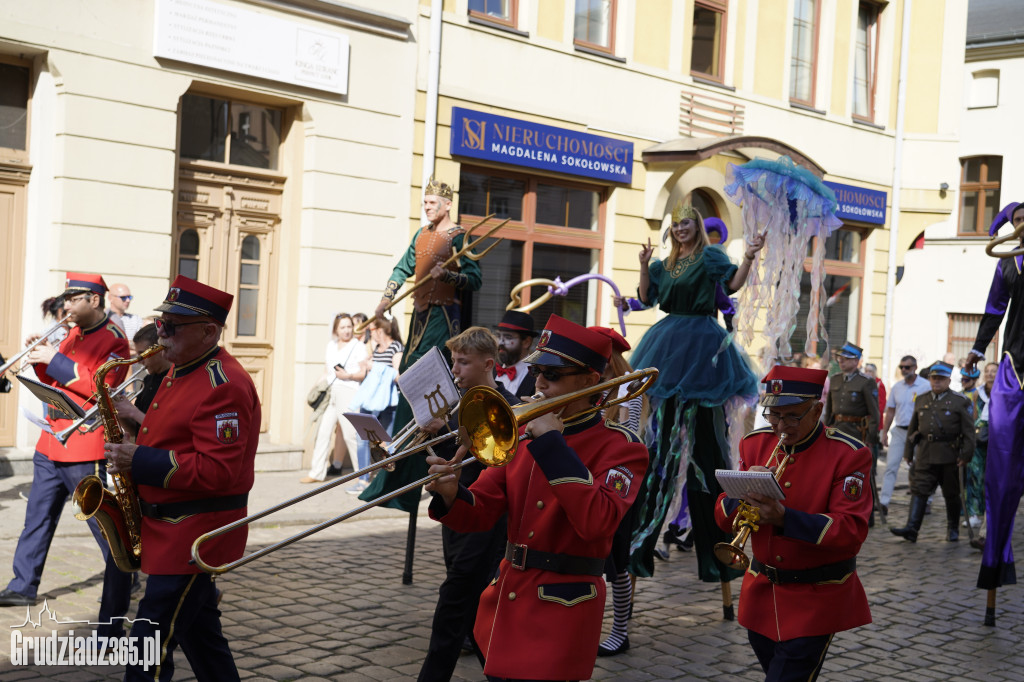 Jarmark Spichrzowy w Grudziądzu - przemarsz mieszkańców na Rynek