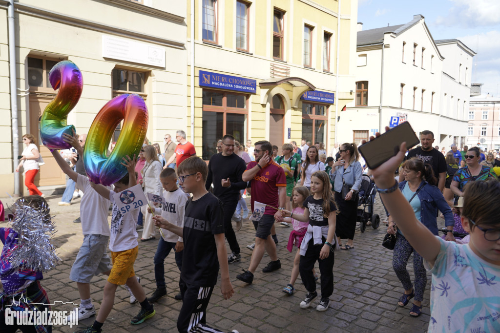 Jarmark Spichrzowy w Grudziądzu - przemarsz mieszkańców na Rynek