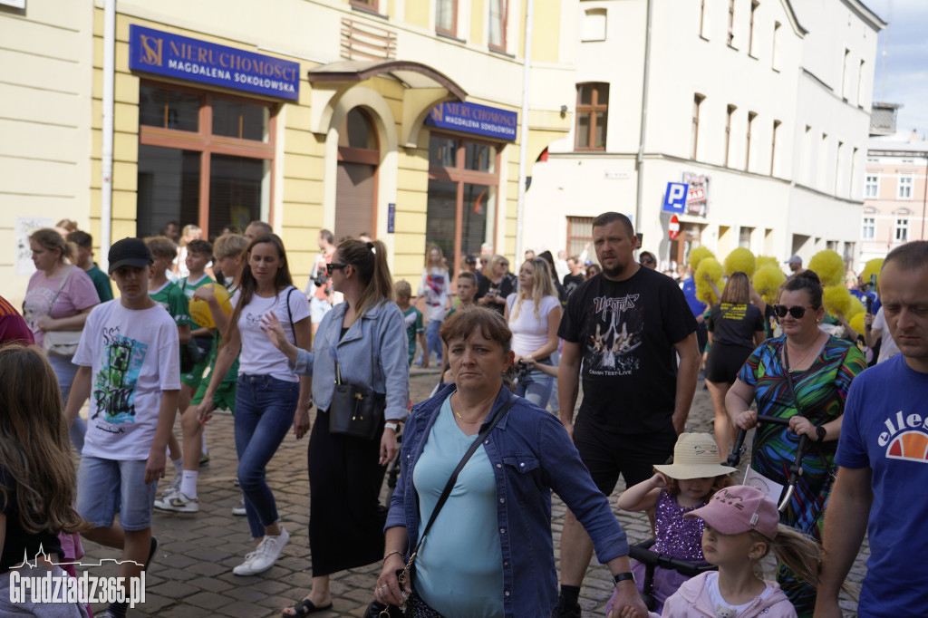Jarmark Spichrzowy w Grudziądzu - przemarsz mieszkańców na Rynek