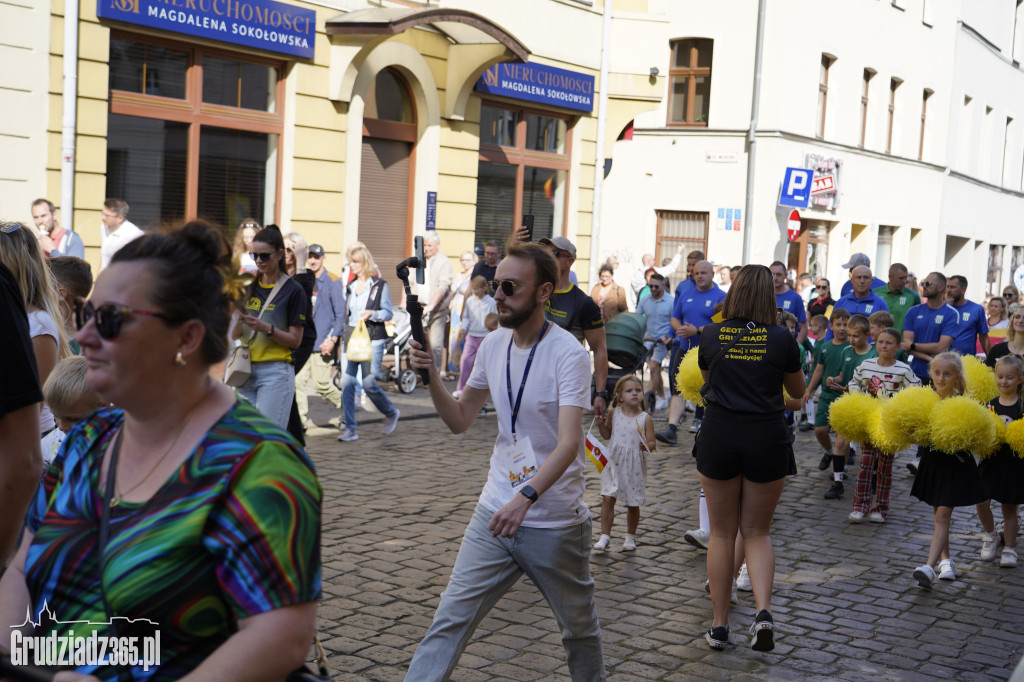 Jarmark Spichrzowy w Grudziądzu - przemarsz mieszkańców na Rynek
