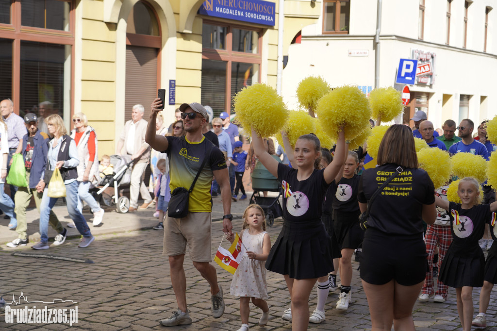 Jarmark Spichrzowy w Grudziądzu - przemarsz mieszkańców na Rynek