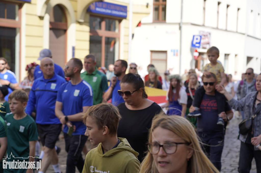 Jarmark Spichrzowy w Grudziądzu - przemarsz mieszkańców na Rynek
