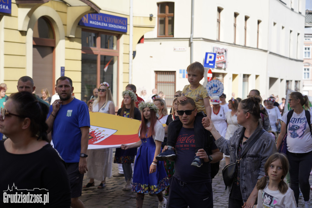Jarmark Spichrzowy w Grudziądzu - przemarsz mieszkańców na Rynek
