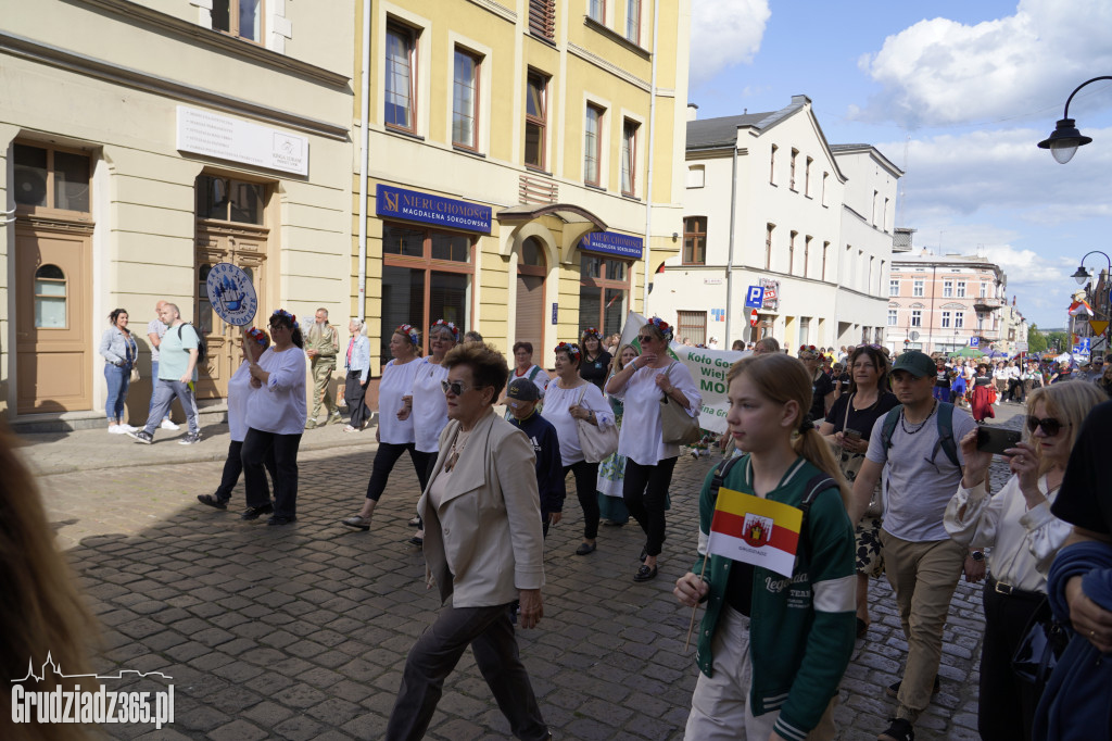 Jarmark Spichrzowy w Grudziądzu - przemarsz mieszkańców na Rynek