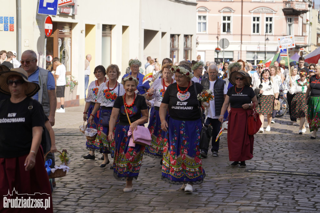 Jarmark Spichrzowy w Grudziądzu - przemarsz mieszkańców na Rynek