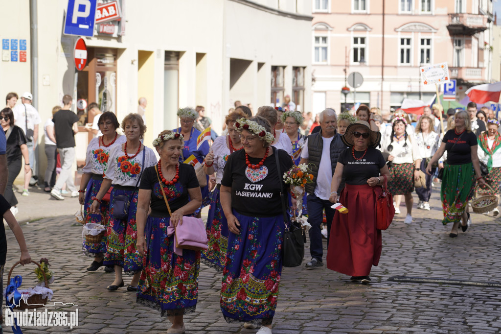 Jarmark Spichrzowy w Grudziądzu - przemarsz mieszkańców na Rynek