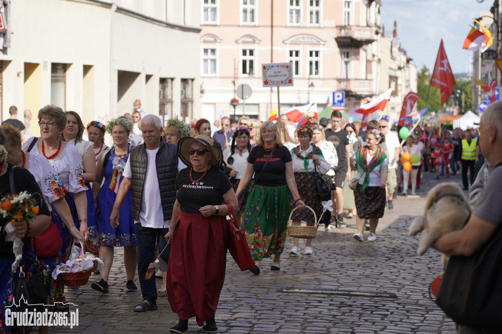 Jarmark Spichrzowy w Grudziądzu - przemarsz mieszkańców na Rynek