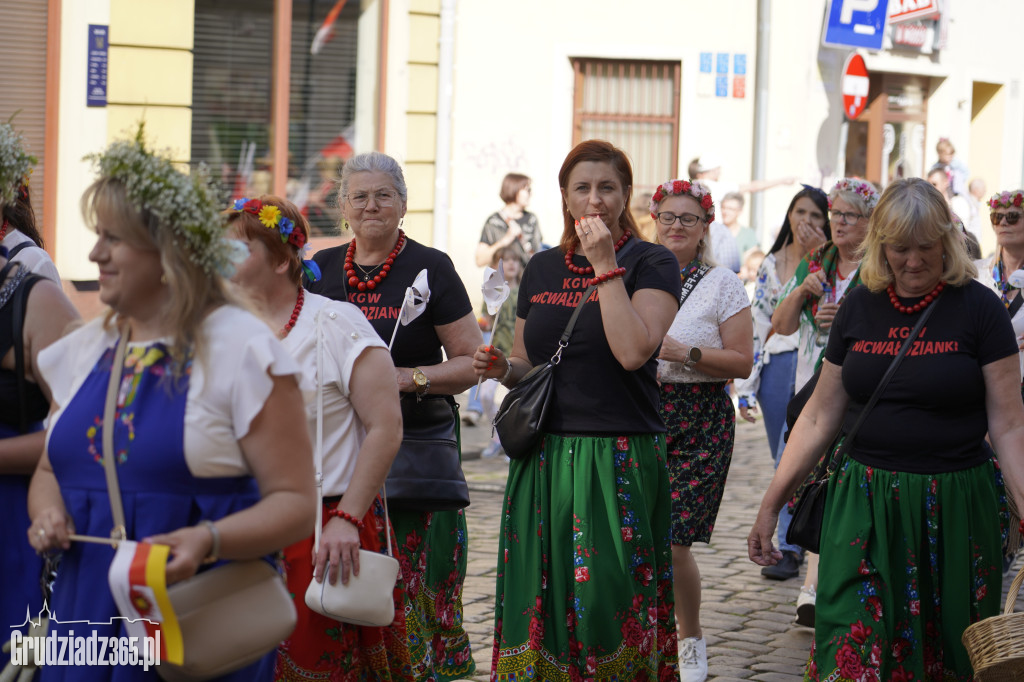 Jarmark Spichrzowy w Grudziądzu - przemarsz mieszkańców na Rynek