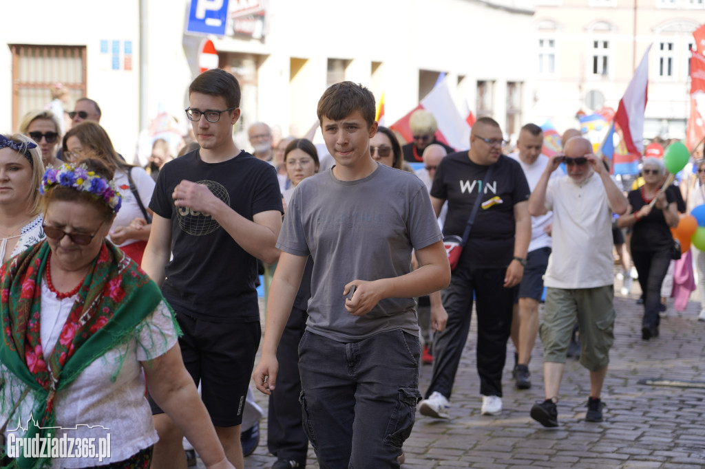 Jarmark Spichrzowy w Grudziądzu - przemarsz mieszkańców na Rynek