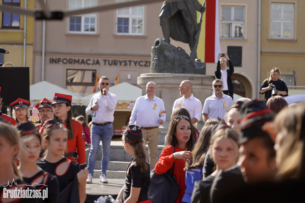 Jarmark Spichrzowy w Grudziądzu - przemarsz mieszkańców na Rynek