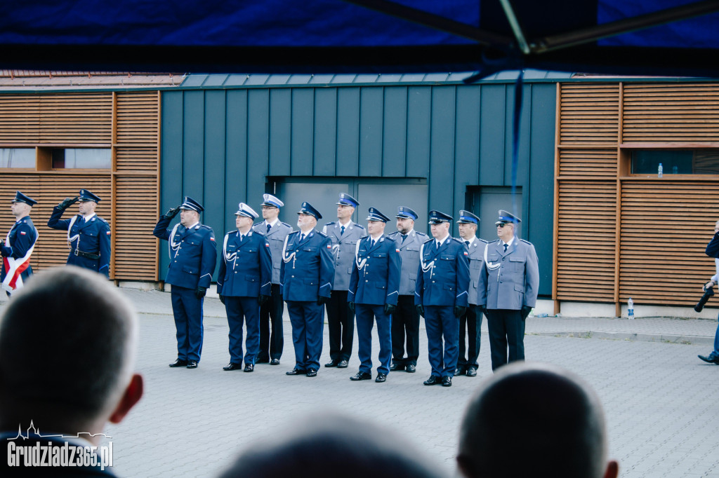 Święto Policji w Grudziądzu: Awanse, odznaczenia i podziękowania w marinie