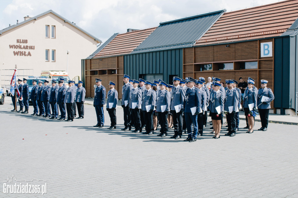 Święto Policji w Grudziądzu: Awanse, odznaczenia i podziękowania w marinie