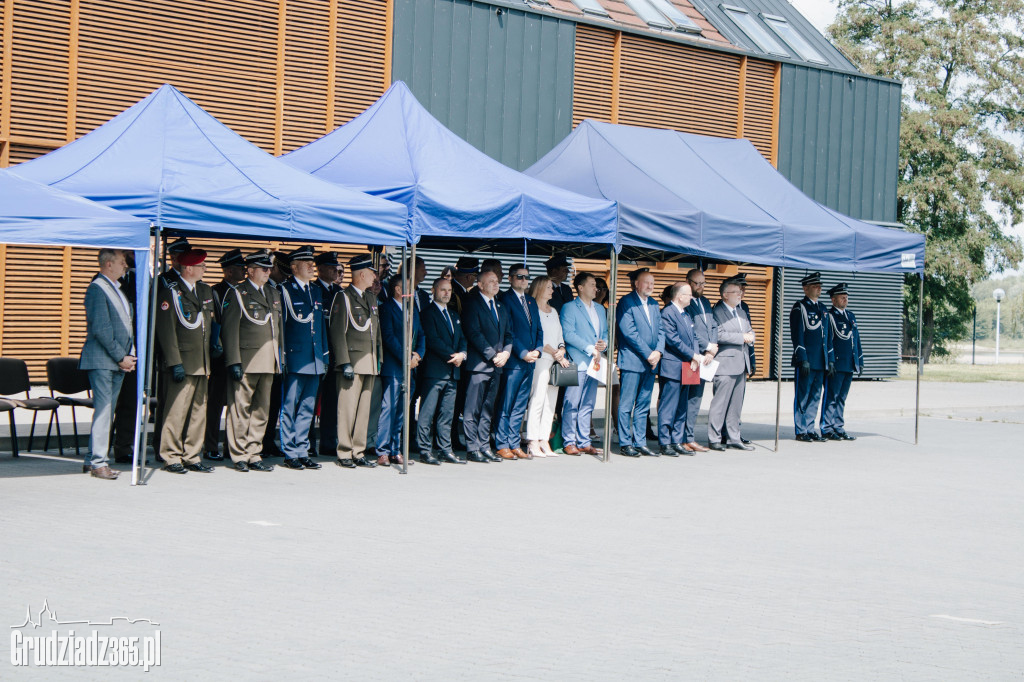 Święto Policji w Grudziądzu: Awanse, odznaczenia i podziękowania w marinie