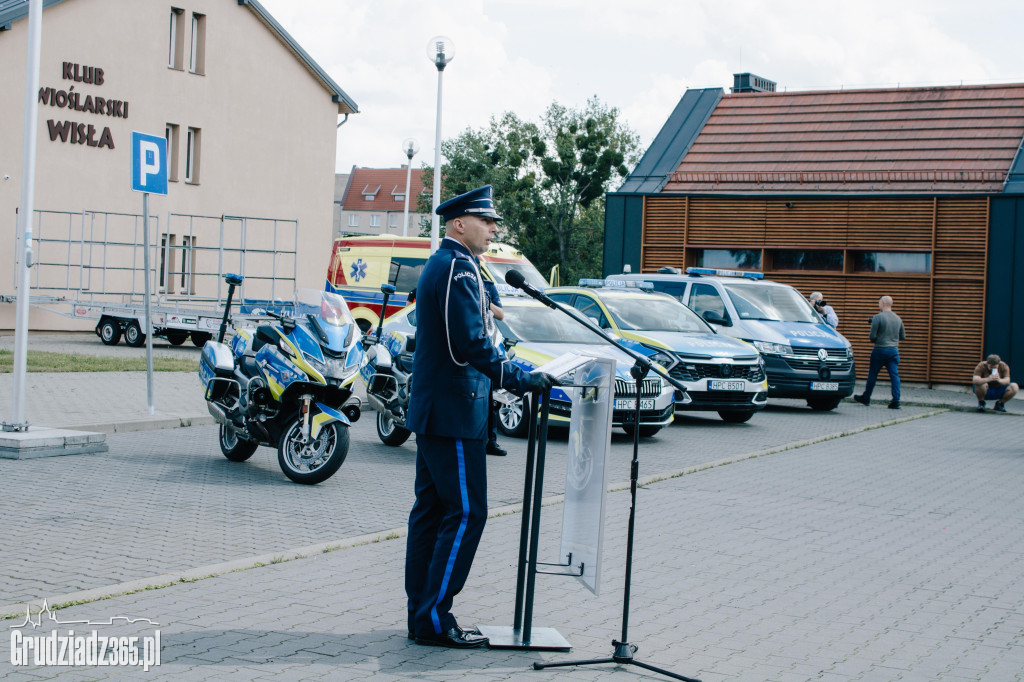 Święto Policji w Grudziądzu: Awanse, odznaczenia i podziękowania w marinie