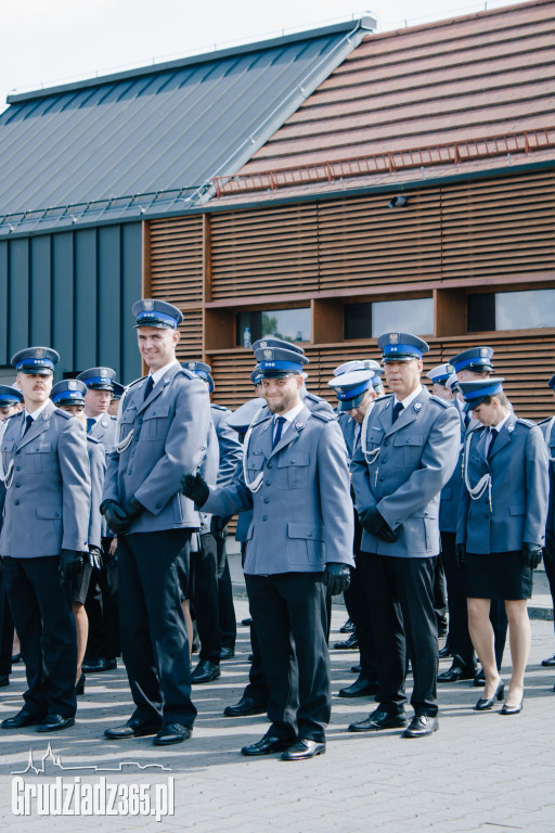 Święto Policji w Grudziądzu: Awanse, odznaczenia i podziękowania w marinie