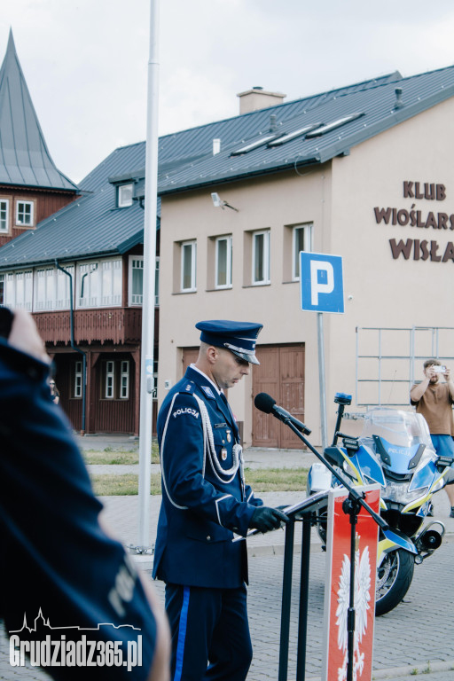Święto Policji w Grudziądzu: Awanse, odznaczenia i podziękowania w marinie