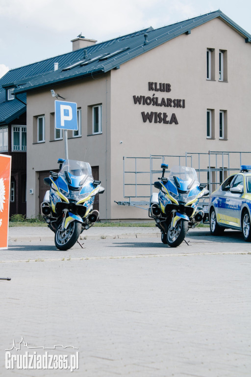 Święto Policji w Grudziądzu: Awanse, odznaczenia i podziękowania w marinie