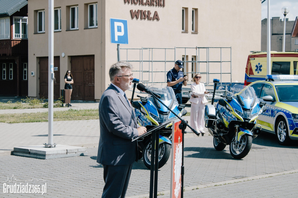Święto Policji w Grudziądzu: Awanse, odznaczenia i podziękowania w marinie