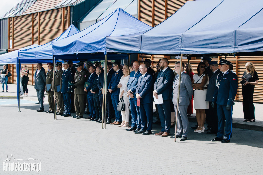 Święto Policji w Grudziądzu: Awanse, odznaczenia i podziękowania w marinie