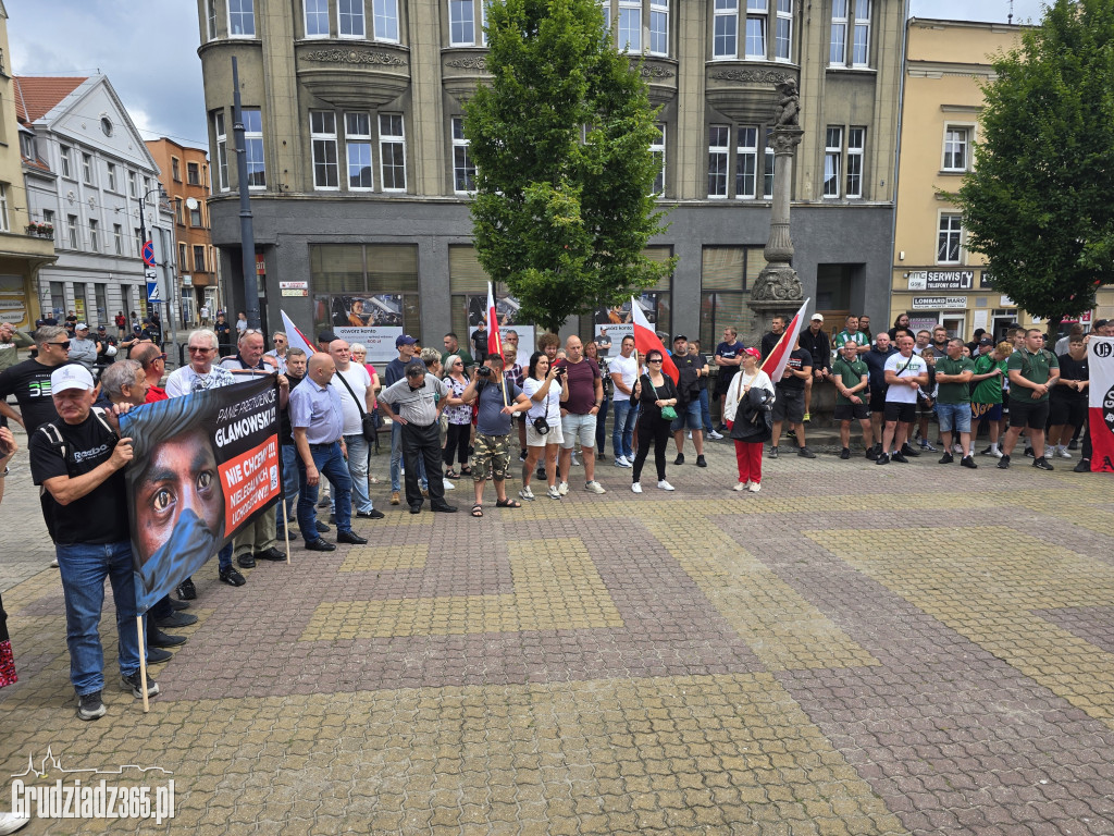 Konfederacja zorganizowała manifestację „Stop Imigracji” w Grudziądzu. „Protest zaniepokojonych obywateli”