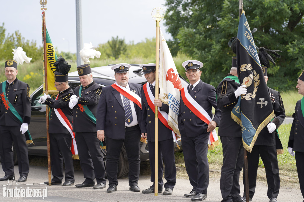 Hołd dla bohaterów Solidarności. W Grudziądzu odsłonięto tablicę w 45. rocznicę zrywu