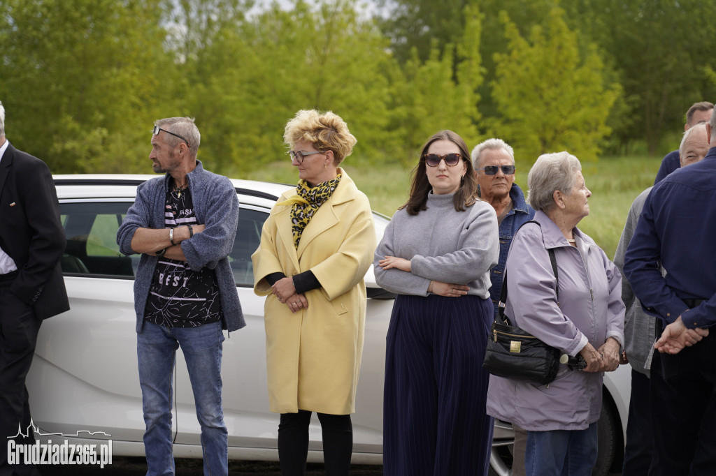 Hołd dla bohaterów Solidarności. W Grudziądzu odsłonięto tablicę w 45. rocznicę zrywu