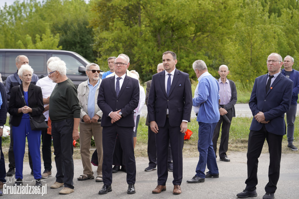 Hołd dla bohaterów Solidarności. W Grudziądzu odsłonięto tablicę w 45. rocznicę zrywu