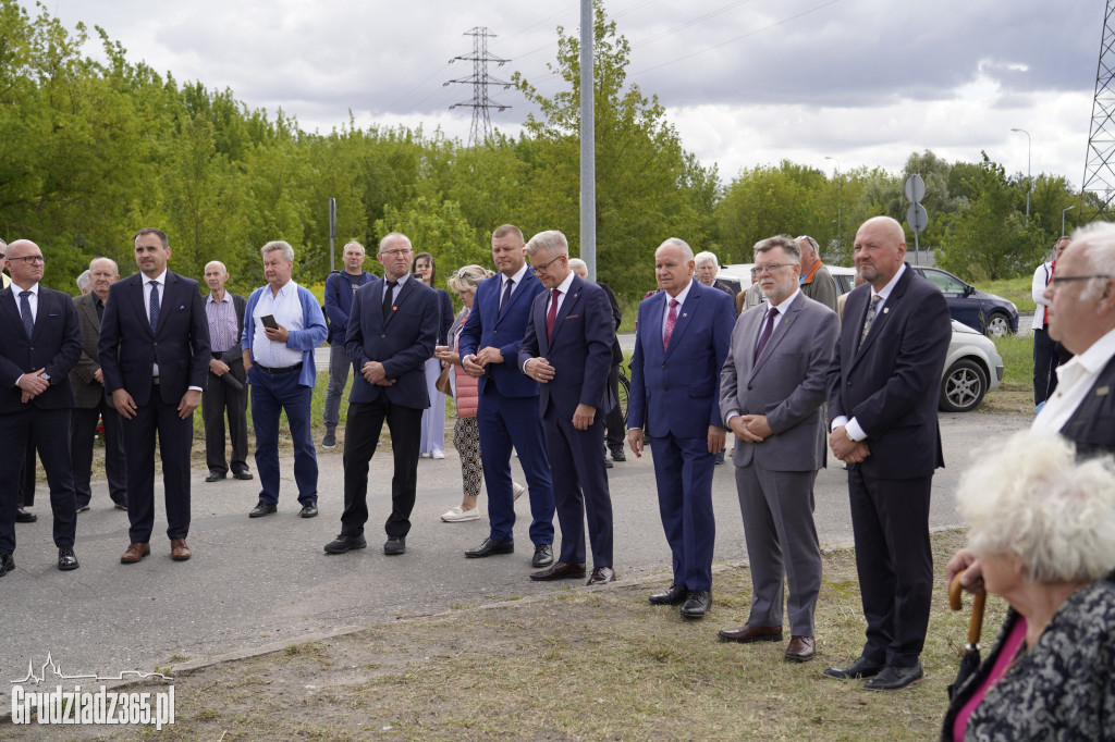 Hołd dla bohaterów Solidarności. W Grudziądzu odsłonięto tablicę w 45. rocznicę zrywu