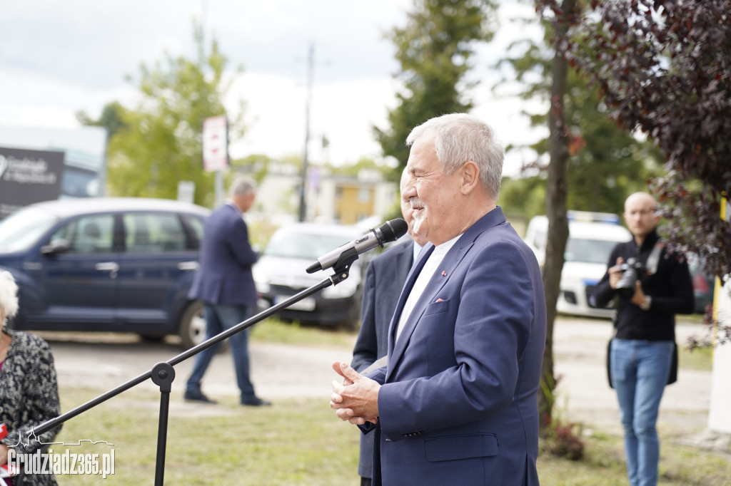 Hołd dla bohaterów Solidarności. W Grudziądzu odsłonięto tablicę w 45. rocznicę zrywu