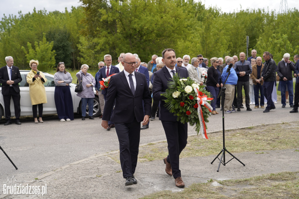 Hołd dla bohaterów Solidarności. W Grudziądzu odsłonięto tablicę w 45. rocznicę zrywu