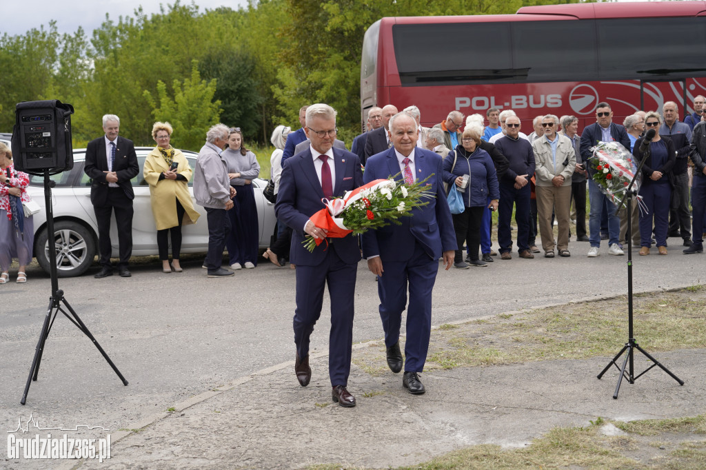 Hołd dla bohaterów Solidarności. W Grudziądzu odsłonięto tablicę w 45. rocznicę zrywu