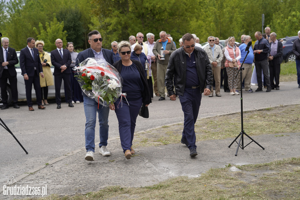 Hołd dla bohaterów Solidarności. W Grudziądzu odsłonięto tablicę w 45. rocznicę zrywu