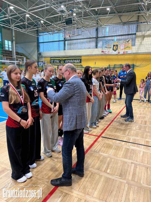 Drugi dzień Ogólnopolskiego Turnieju Piłki Siatkowej na KS Stal Grudziądz