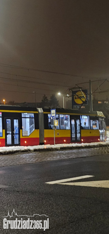Lodowisko pod nogami grudziądzan. Przystanki i miejskie chodniki to tor przeszkód