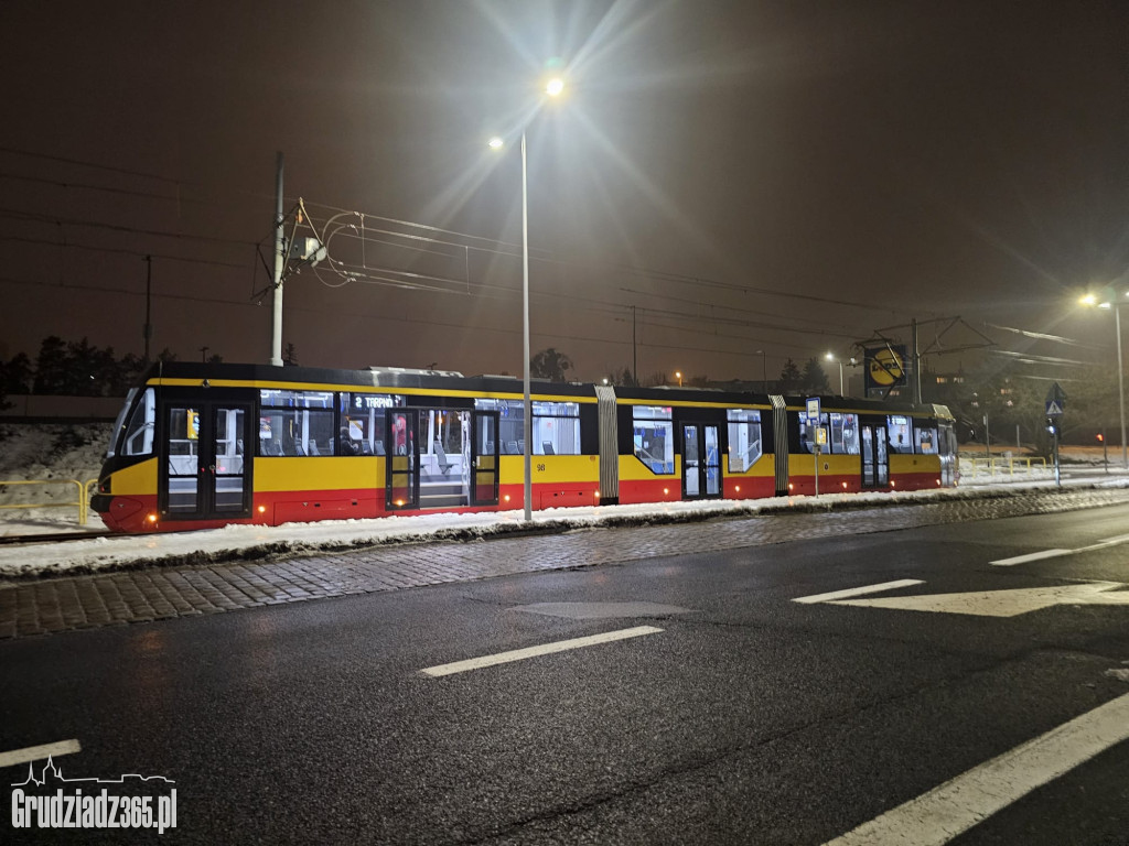 Lodowisko pod nogami grudziądzan. Przystanki i miejskie chodniki to tor przeszkód