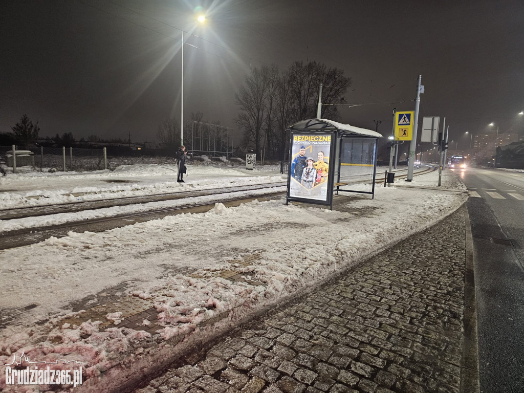 Lodowisko pod nogami grudziądzan. Przystanki i miejskie chodniki to tor przeszkód