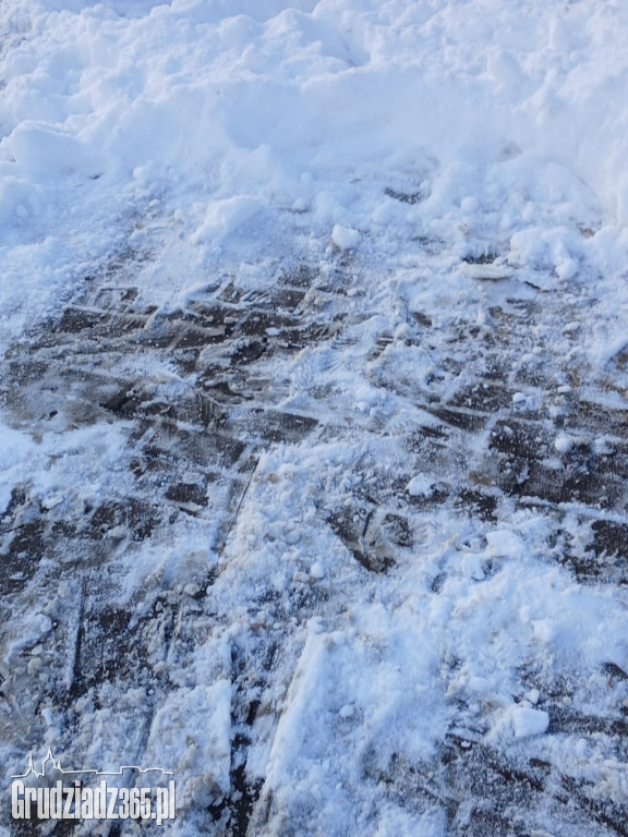 Grudziądz: Prezydent robi „orzełki”, a miasto tonie w zaspach. Radny Sarnowski odpowiada w nietypowy sposób