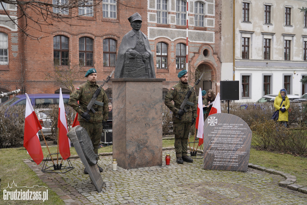 Narodowy Dzień Pamięci Żołnierzy Wyklętych - obchody przy pomniku Pileckiego