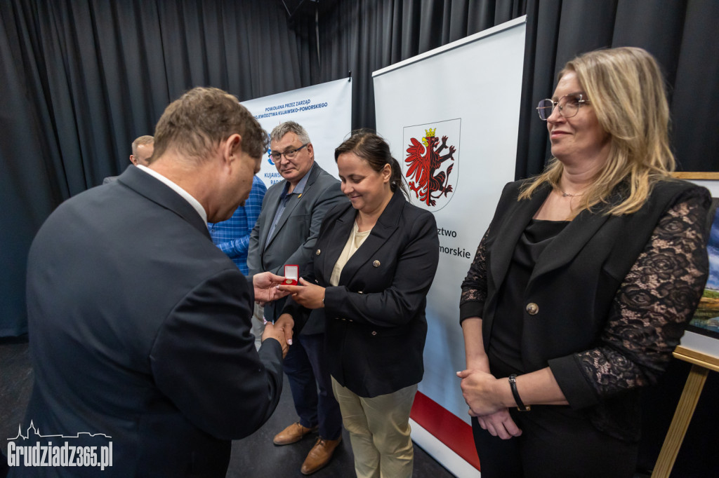 Sołtysi z powiatu grudziądzkiego wyróżnieni odznakami honorowymi