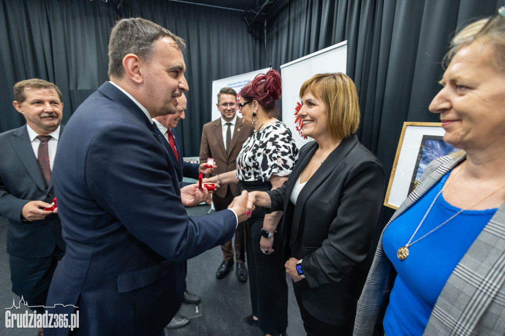 Sołtysi z powiatu grudziądzkiego wyróżnieni odznakami honorowymi