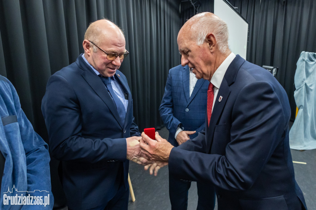 Sołtysi z powiatu grudziądzkiego wyróżnieni odznakami honorowymi