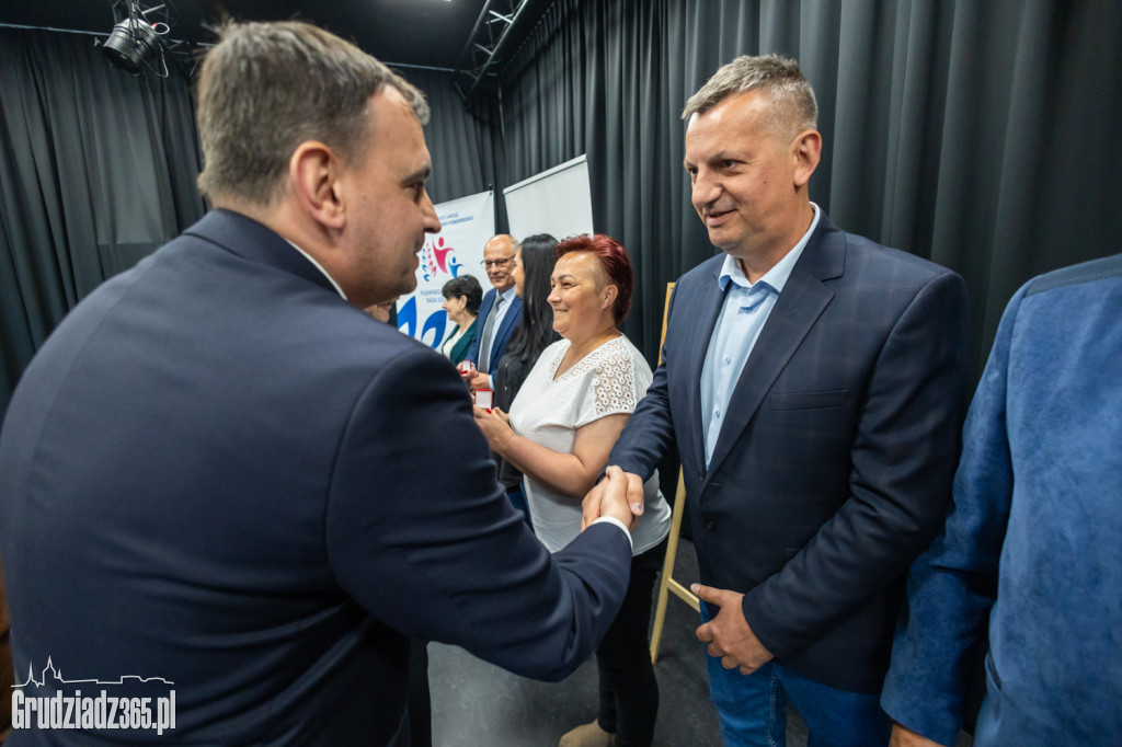 Sołtysi z powiatu grudziądzkiego wyróżnieni odznakami honorowymi