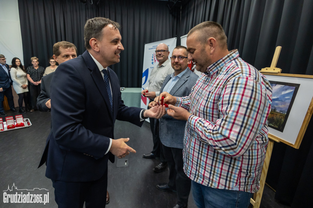 Sołtysi z powiatu grudziądzkiego wyróżnieni odznakami honorowymi