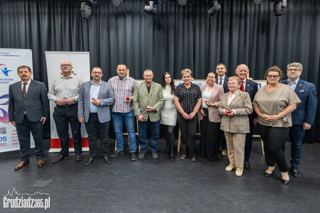 Sołtysi z powiatu grudziądzkiego wyróżnieni odznakami honorowymi