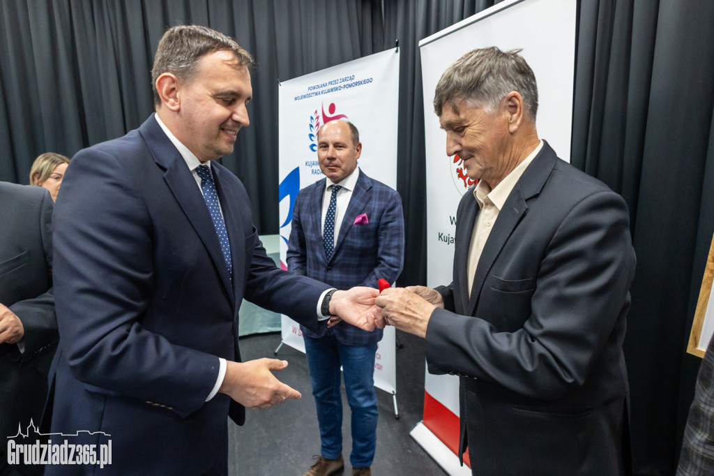 Sołtysi z powiatu grudziądzkiego wyróżnieni odznakami honorowymi