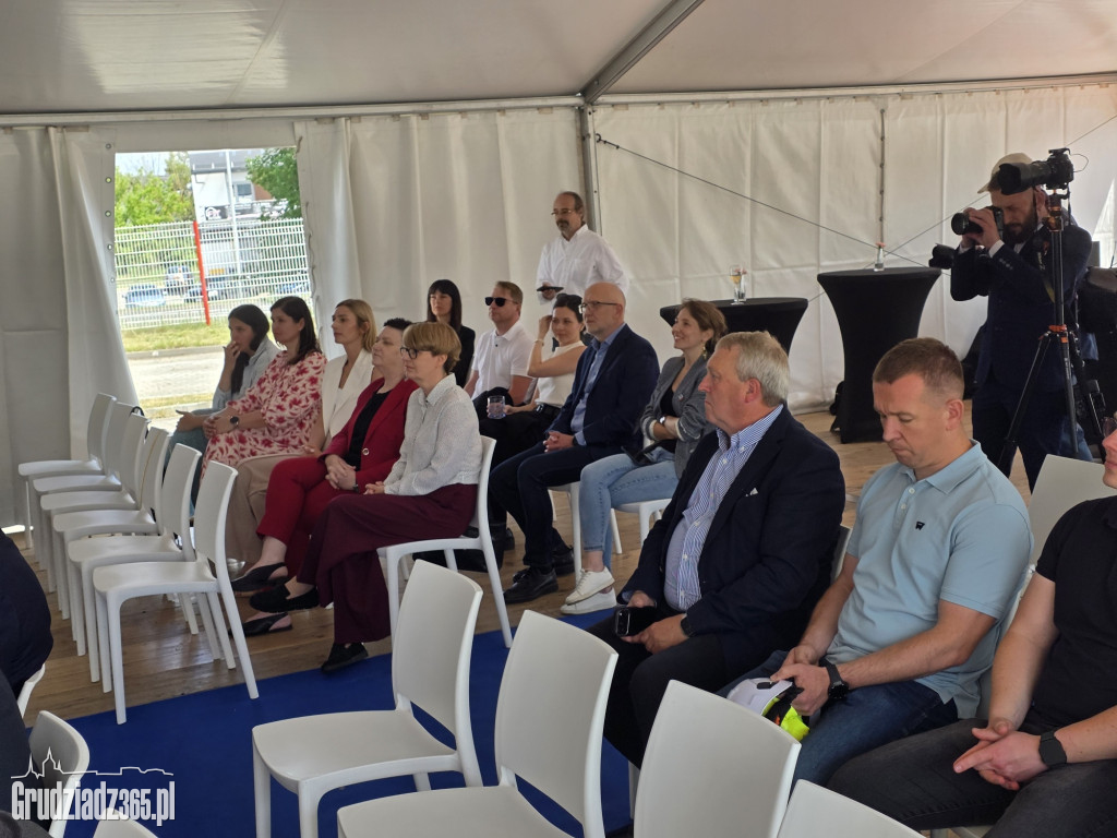 Nowoczesny park handlowy zastąpi dawnego Reala. Wmurowano kamień węgielny pod KM Park IMSO