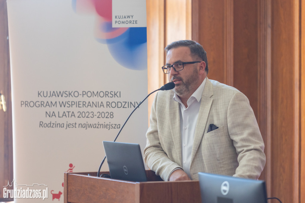 Uczennica z Grudziądza laureatką wojewódzkiego konkursu na Dzień Ojca!