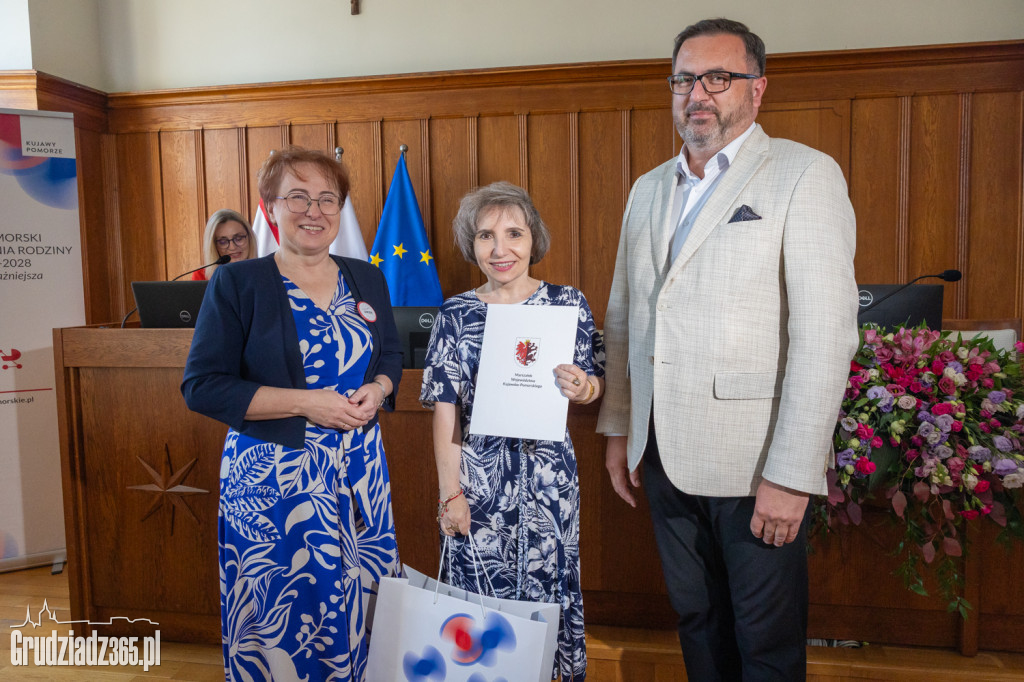 Uczennica z Grudziądza laureatką wojewódzkiego konkursu na Dzień Ojca!