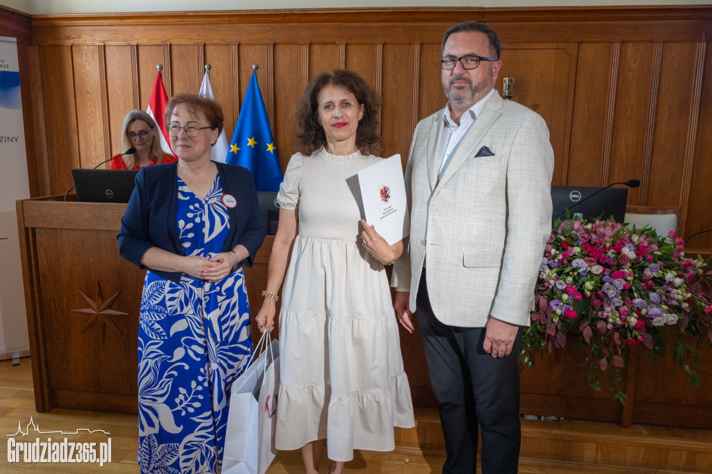 Uczennica z Grudziądza laureatką wojewódzkiego konkursu na Dzień Ojca!